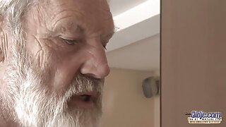 აზიელი ქალბატონის ჰი ...
